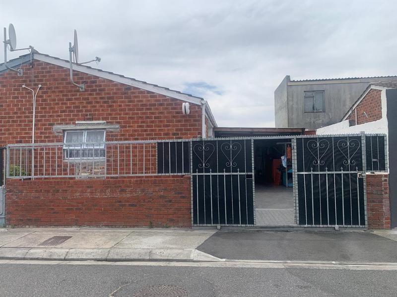 3 Bedroom Property for Sale in Lentegeur Western Cape